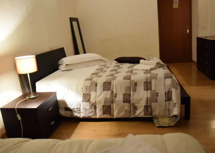 Happy Hotel 2*